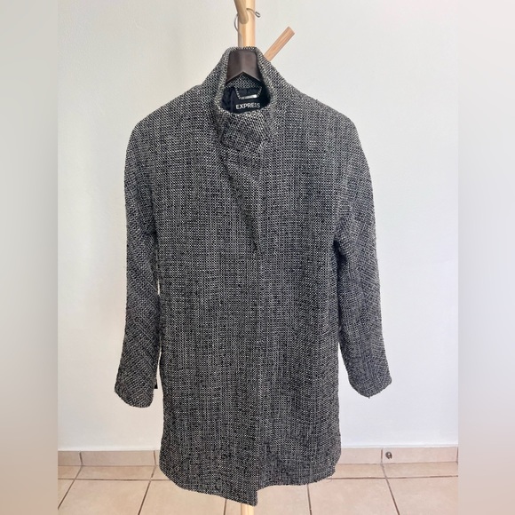 Express Coat - Picture 2 of 9